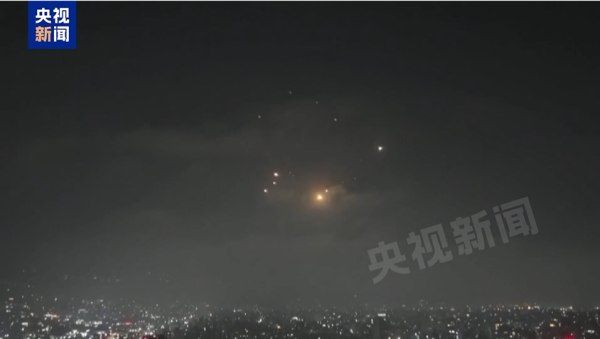 炒股配资交流网 最新！伊朗向以色列发射约50枚弹道导弹，德黑兰上空传出密集爆炸声！普京特朗普通话一小时，欧盟发声